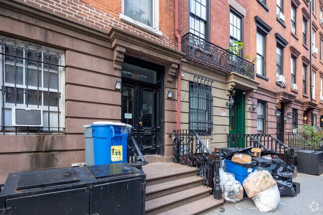 Entrance - 402 W 22nd St