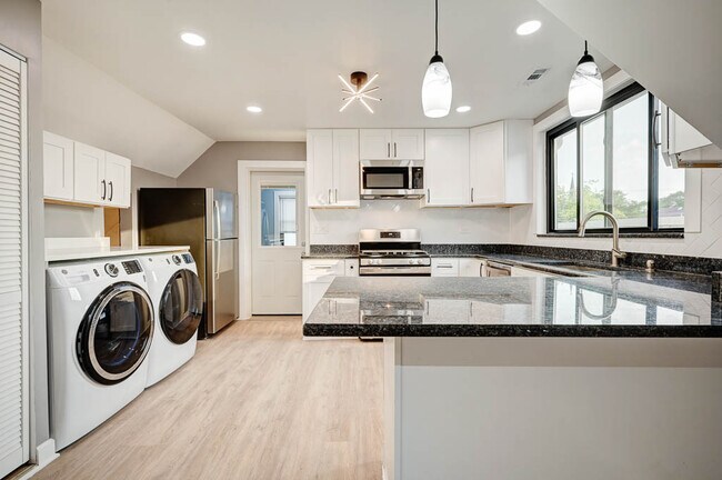 Foto del edificio - 2525 W Haddon Ave