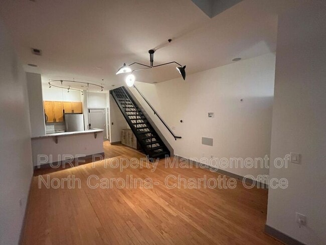 Building Photo - 115 E Park Ave