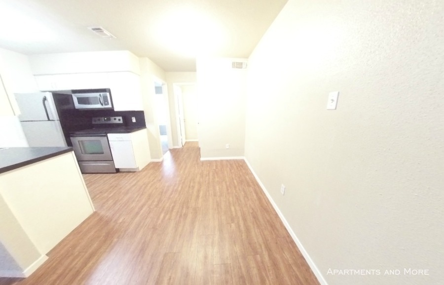 Foto principal - 605 W Hutchison St