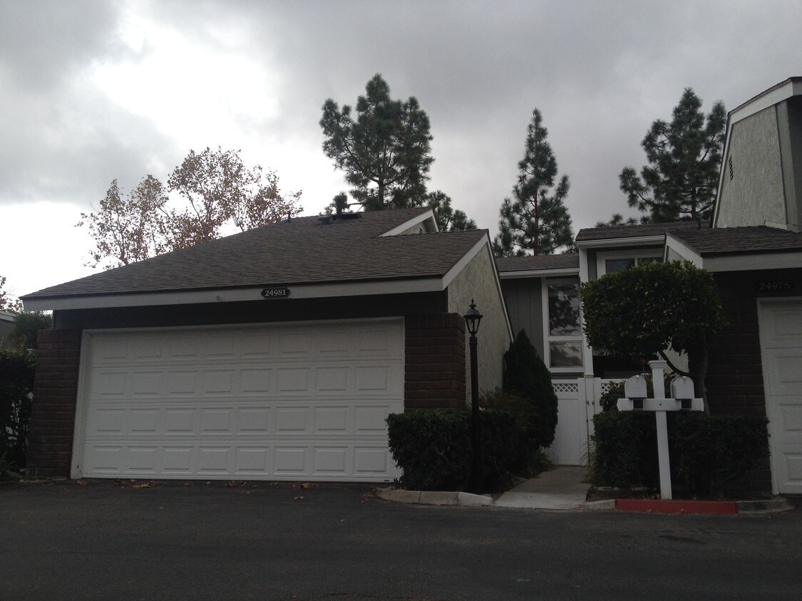 Primary Photo - 24981 Silverleaf Ln