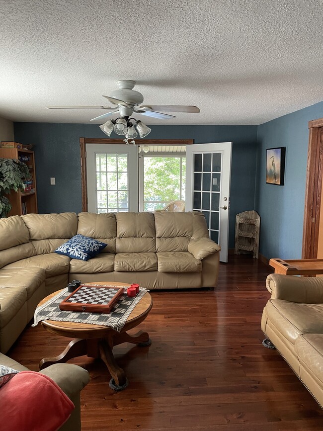 Building Photo - 7860 Ribeck Ln