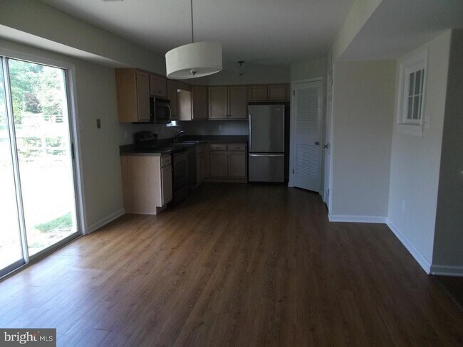 Building Photo - 4577 French Dr