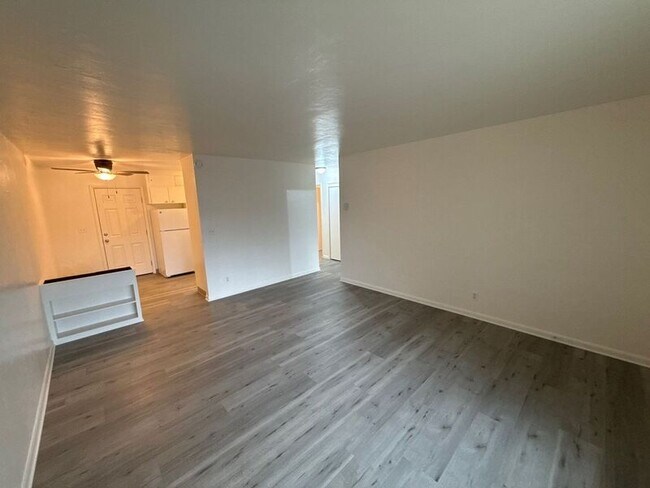 Building Photo - 1835 Beach Ave NE