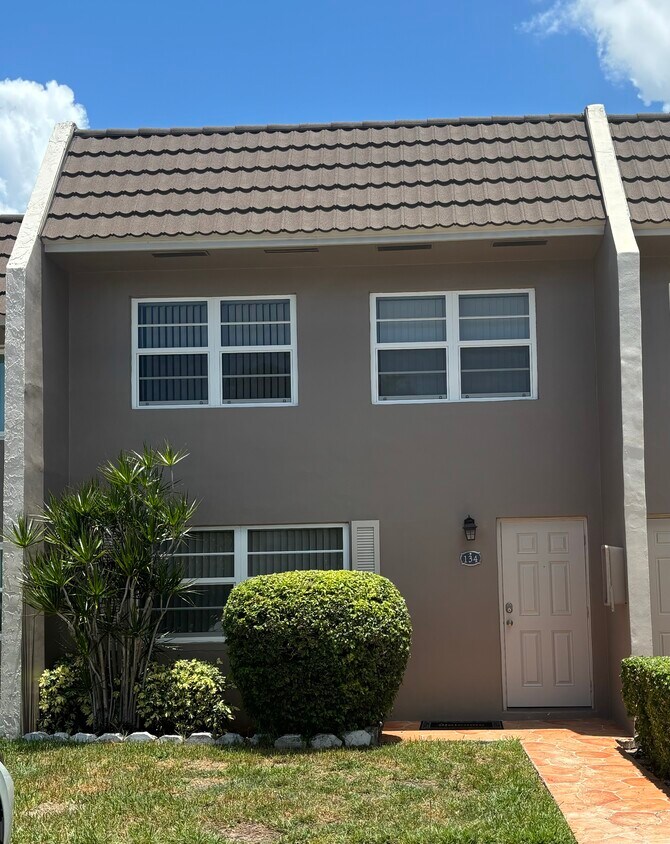 Primary Photo - 9050 NW 28th St