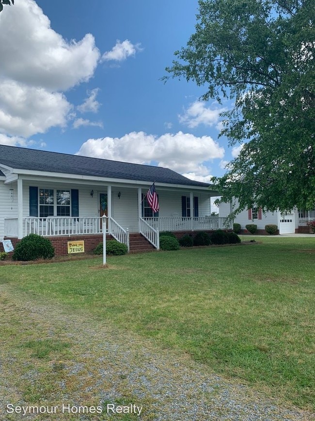 Building Photo - 5097 Wayne Memorial Dr