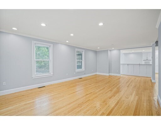 Foto del edificio - 11 Elmwood Ave