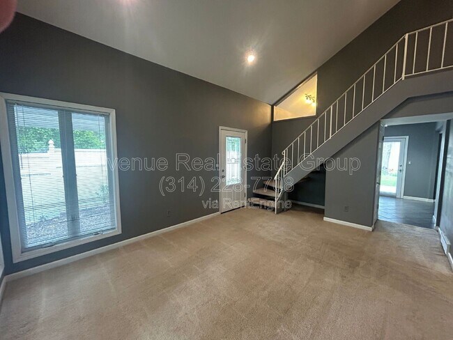 Building Photo - 411 Down Hill Dr