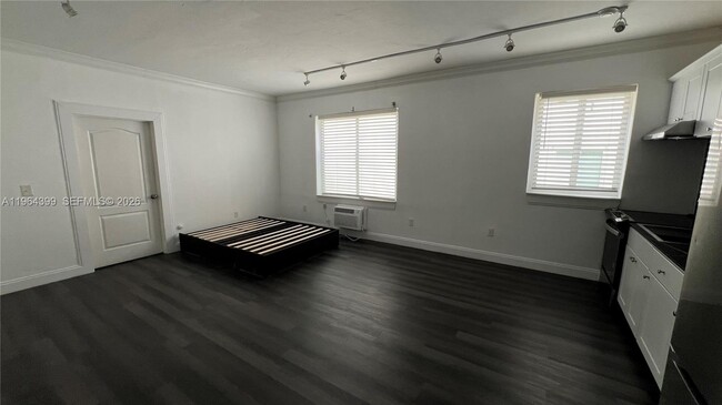 Building Photo - 1115 Euclid Ave