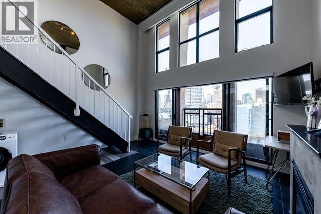 Building Photo - 22 E Cordova St