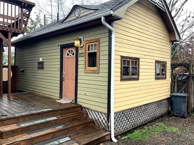 Photo - 166 Monroe St Townhome