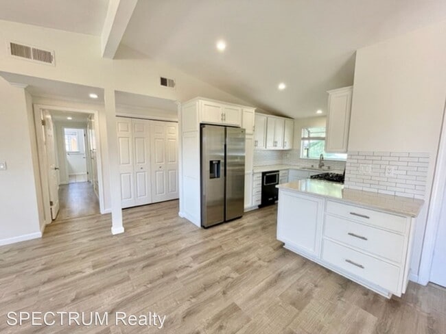 Building Photo - 3 br, 2 bath House - 671 Cambridge Dr.