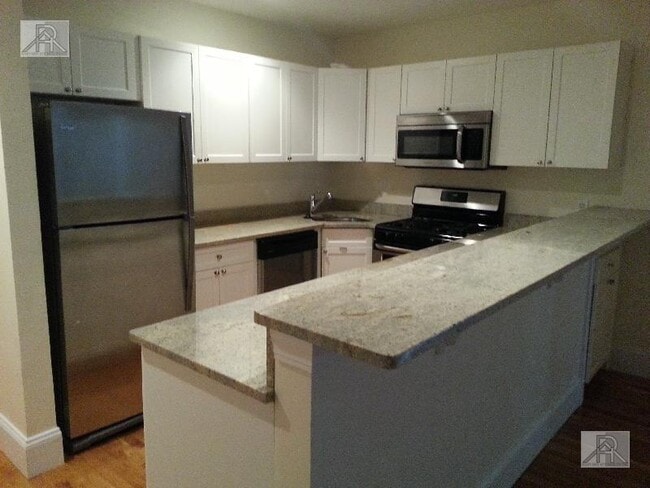 3 bedroom in Brookline MA 02446 - 3 bedroom in Brookline MA 02446 Apartment