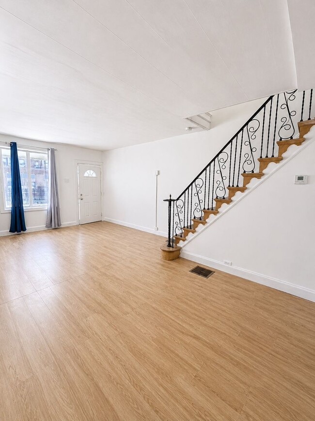 Building Photo - Spacious 3-Bedroom Home with In-Home Laundry