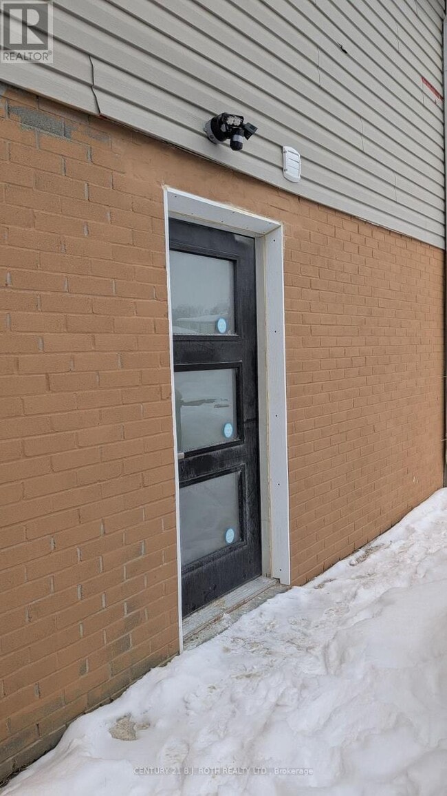 Building Photo - 20 Meadowland Ave