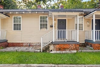 Building Photo - 1709 Le Grand St