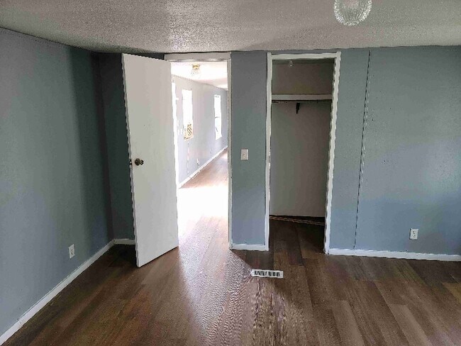 Foto del edificio - 507 Stockdale Ave