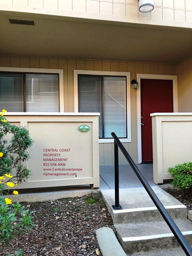 Building Photo - 820 Casanova Ave