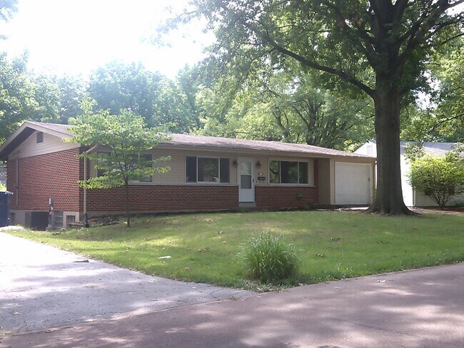 Front - 1360 Burning Tree Dr