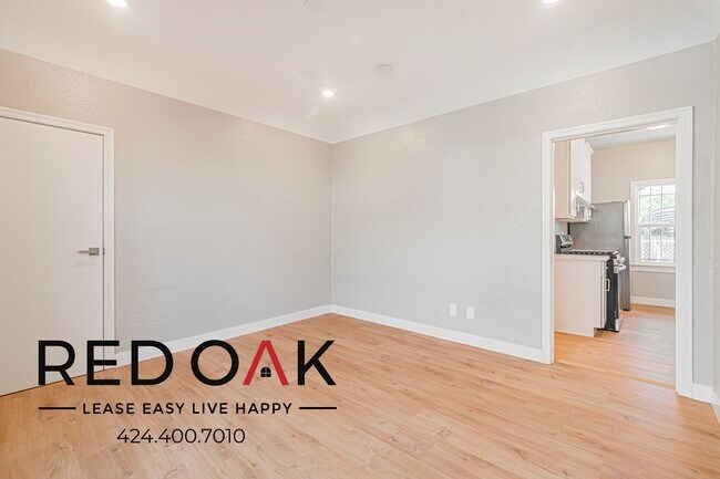 Building Photo - 1623 W 39th Pl