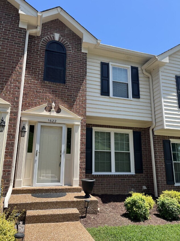 Primary Photo - 1622 Brentwood Pointe