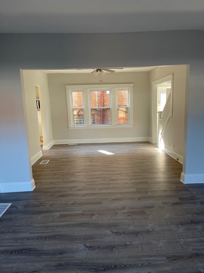 Building Photo - GJ Building