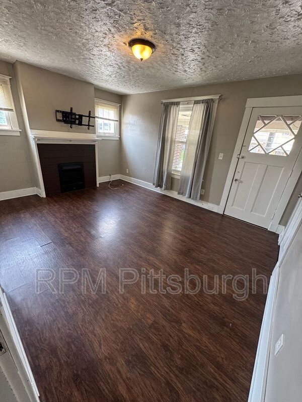 Building Photo - 311-313 W Burgess St