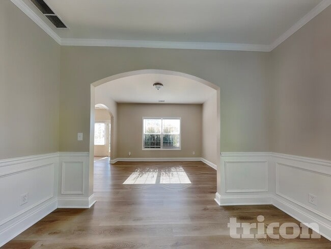 Building Photo - 4556 Bellemeade Dr