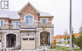 Building Photo - 42 Brent Cres