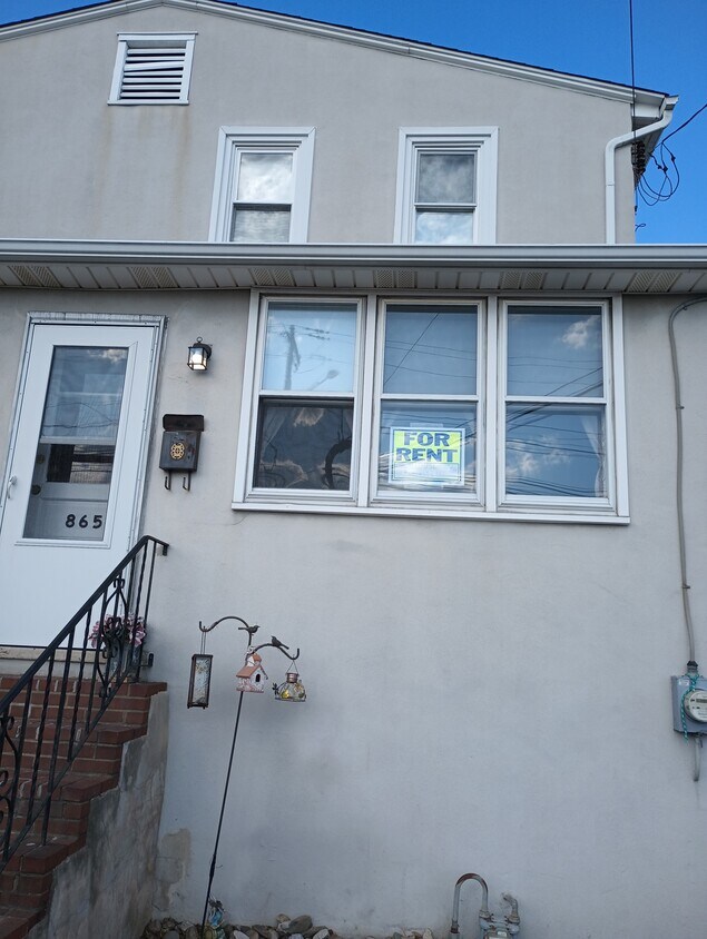 865 Lancaster Ave, Devon, PA 19333 Townhome Rentals in Devon PA