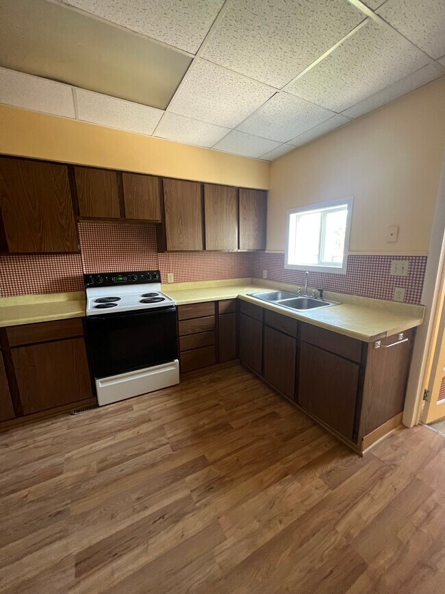 308 W Onota St, Munising, MI 49862 House Rental in Munising, MI