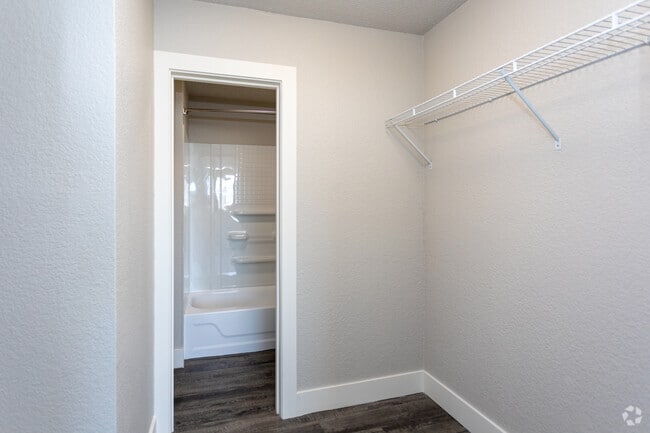 1BR, 1BA - 576SF - Sedona Ridge Apartments