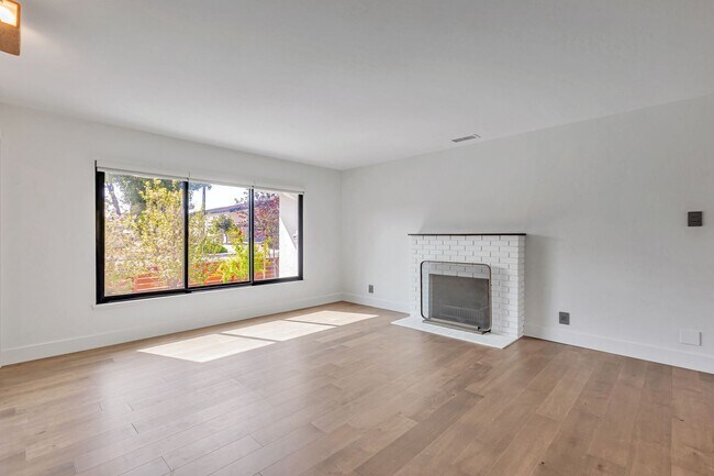 Foto del edificio - Remodeled Home in near Downtown Mountain View