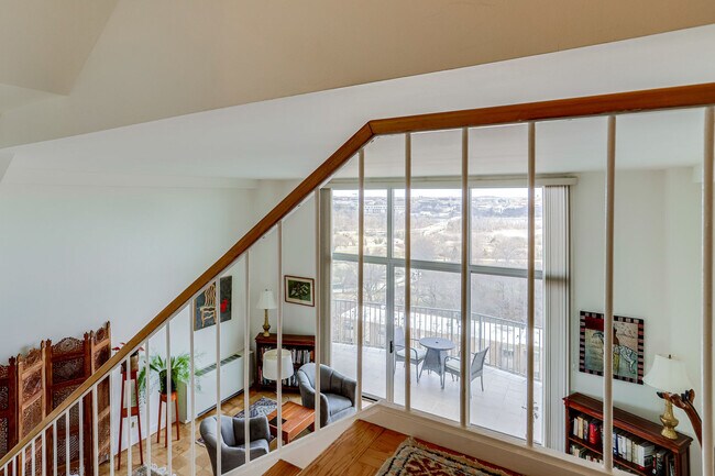 Building Photo - 1200 N Nash St