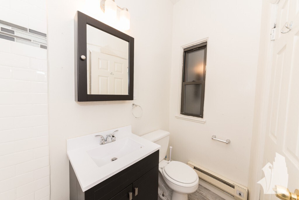 Primary Photo - 2815 N Mildred Ave