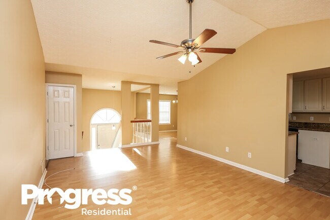 Building Photo - 560 Allen's Landing Dr SE