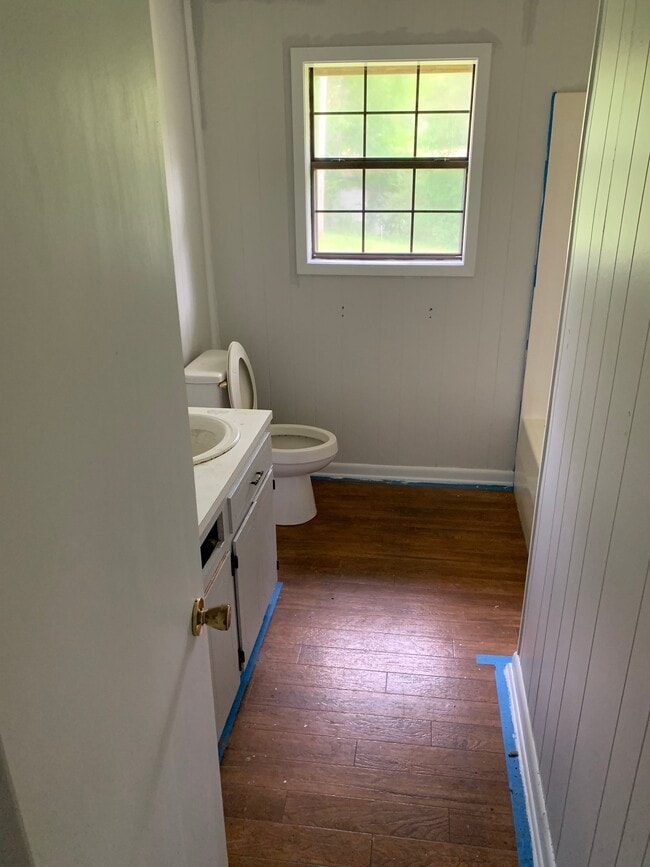 Building Photo - 209 Shelby Dr