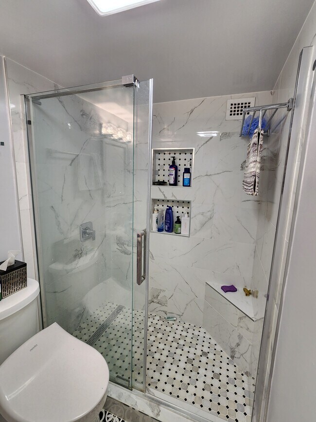 Foto del edificio - 301 N Beauregard St