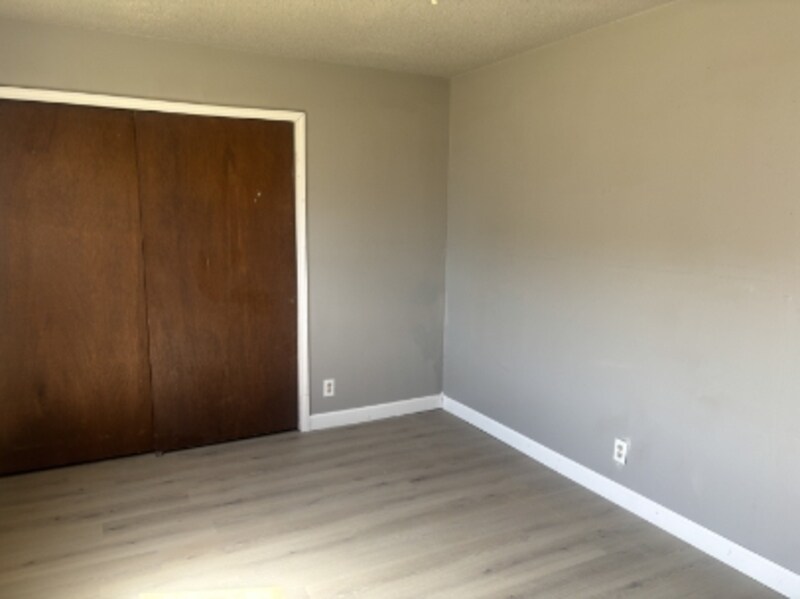 Foto principal - 325 Clymer Rd