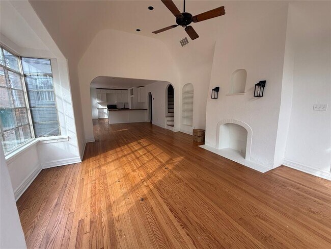 Building Photo - 415 NW 33rd St