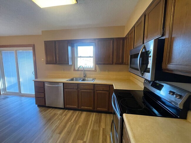 Foto del edificio - 2 bd/1.5 Bath Townhome FOR RENT!!