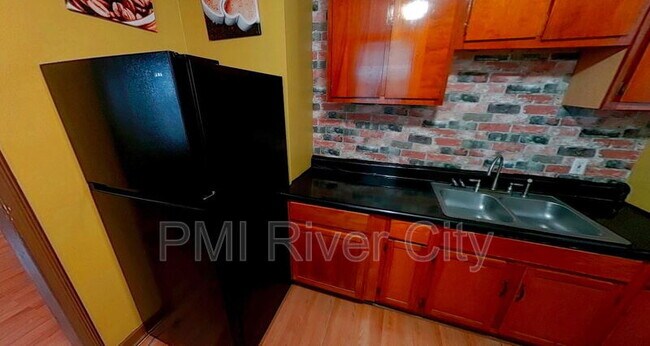 Foto del edificio - 237 E 21st St