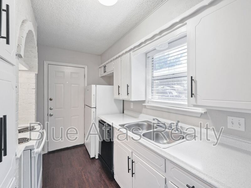 Photo - 1908 Nolen Court - B