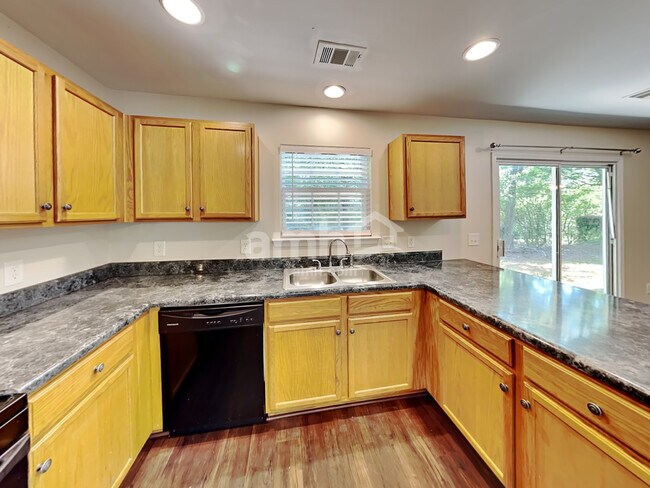 Foto del edificio - 103 Holly Mill Village Dr