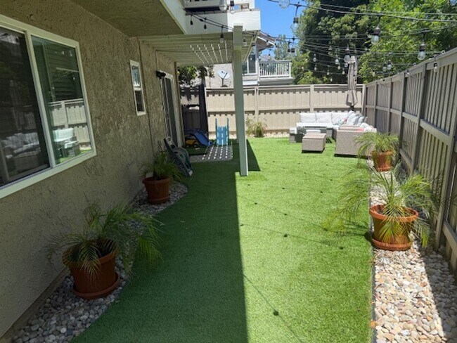 Foto del edificio - Beautiful 4 bedroom 2.5 bath home in Oak Park