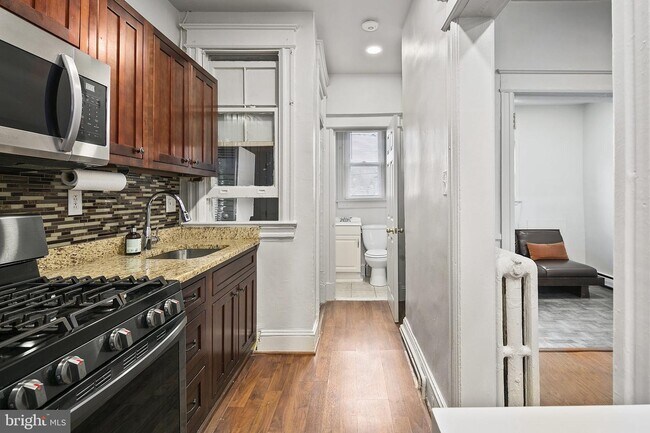 Foto del edificio - 507 Longfellow St NW