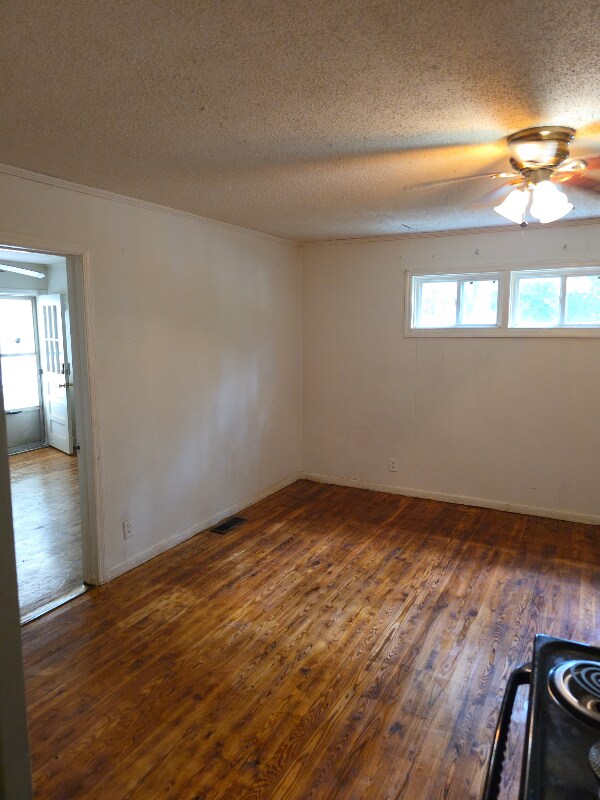 Foto del edificio - 14 Springbrook Cir