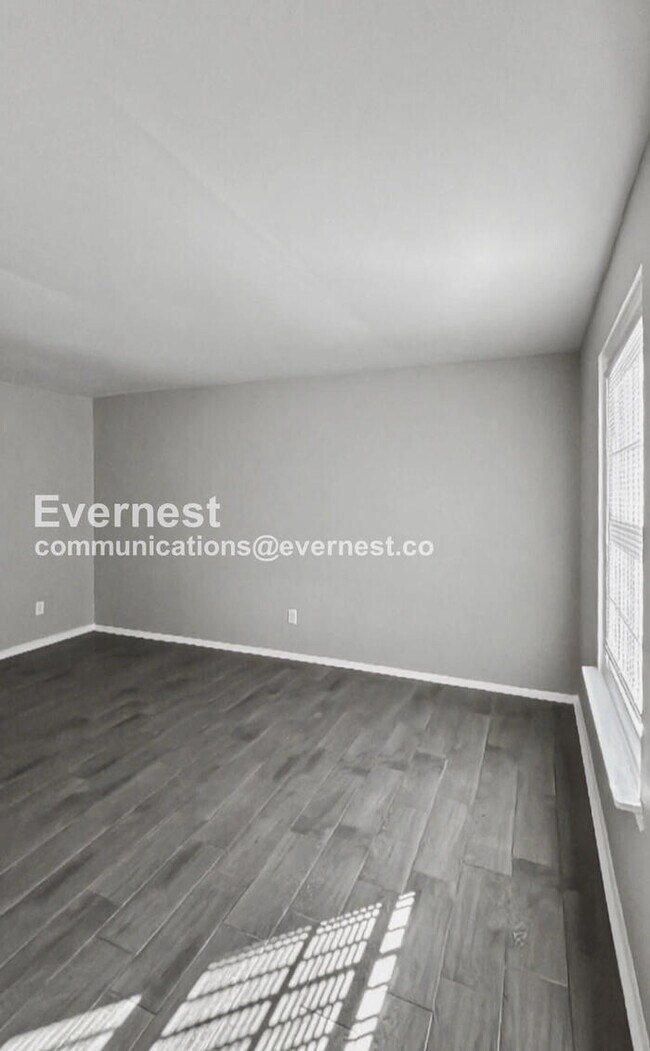 Foto del edificio - 1319 Minefee St