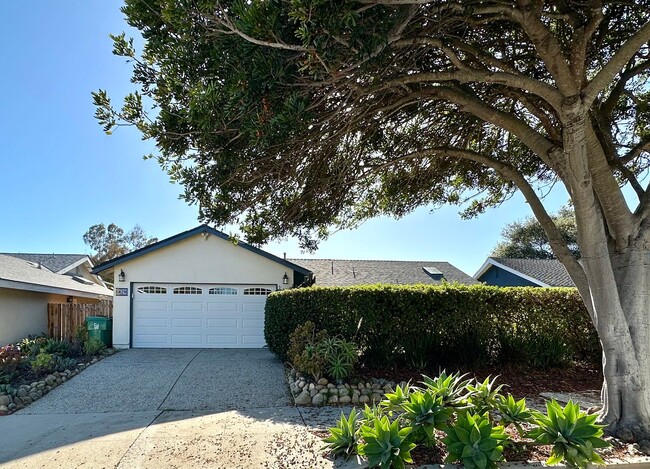 Building Photo - Updated Goleta Home Located in Desirable Santa Barbara Shores