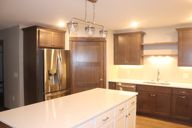 Building Photo - 1616 Hong St